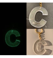 C Harfi Fosforlu Neon Yeşil Renk Parlak Simli Gold Aksesuarlı Anahtarlık El Yapımı Epoksi Hediyelik