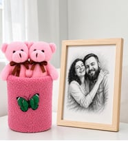 Kişiye Özel Karakalem Fotoğraflı Çerçeve ve Peluş Saksıda Ayıcık Buketi Arkadaşa Kadına Sevgiliye Hediye Seti