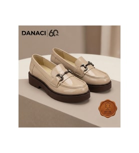 Premium Hakiki Deri Bej Rugan Kadın Kalın Taban Loafer - Metal Tokalı Günlük Ayakkabı