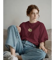 Uzun Tüylü Kedi Baskılı Kadın Oversize Tişört – Minimal Fluffy Cat Tasarım