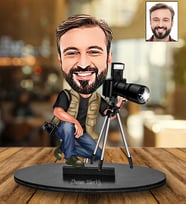 Kişiye Özel Fotoğrafçı Tasarımlı Karikatür Biblo 174