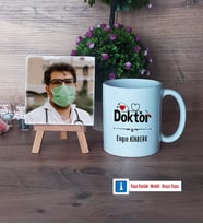 Doktor Fotoğraflı Dekoratif Taş, Kupa Bardak Beyaz Hediye Tıp Bayramı Hediyesi Doktora Hediye (Model 1)