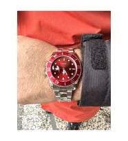 Yeni Seri Takvimli Unisex Kol Saati Rolex Model Metal Gümüş Kırmızı Renk Çelik Sınırlı Sayıda Kutu İçerisinde Gönderilecektir Özel Üretim Hediyelik Abi Abla Baba Anne Erkek Kız Arkadaş Nişanlı Koca Kadın Kardeşe Eşe Sözlü Kuzen Teyze Dayı Amca Hediye