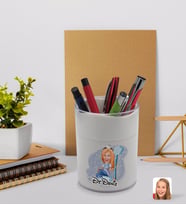 BK Gift Kişiye Özel Kadın Diş Hekimi Karikatürlü Beyaz Akrilik Kalemlik - Model 2