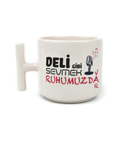 Deli Gibi Sevmek Ruhumuzda Var Baskılı Beyaz Kulplu T Kupa