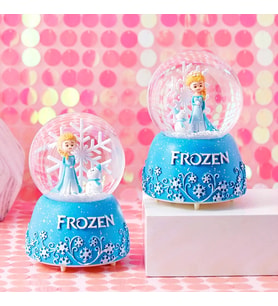 Frozen Temalı Orta Boy Işıklı Müzikli Kar Küresi (Karışık)