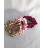 Kadın 3^lü Gold Pudra Bordo Saten Scrunchie Lastikli Simit Toka Seti