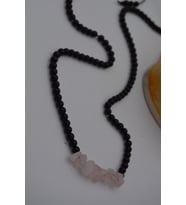 STONEAGE JEWELLERY Pembe Kuvars ve Oniks Taşlı Metalsiz Kolye (Altın / Dore)