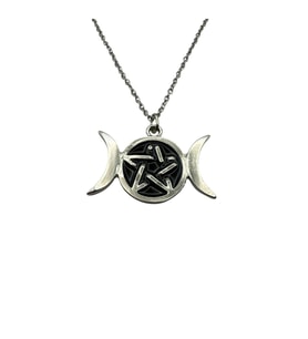 Siyah Moon Pentagram Metal Figürlü Unisex Kolye – 60 cm Zincirli Gotik, Spiritüel ve Mistik Tasarım