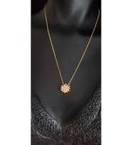 Pembe Zirconia Taşlı Nilüfer Lotus Çiçeği Şık Tasarım 925 Ayar Gümüş Rodiumlu Kolye