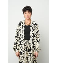Kadın Siyah Beyaz Çiçek Desenli Oversize Kimono