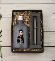 BK Gift Kişiye Özel The Baba Karikatürlü Antrasit Tasarım Cam Şişede Kolonya 200 ml ve Metal Roller Kalem ve Hediye Kutusu-5, Babaya Hediye, Babalar Günü Hediyeleri, Hediyelik Baskılı Kolonya