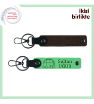 Seyahat Rotalarını Sevenlere, Karavan Temalı Anahtarlık Takımı, İsim Yazılı, Koyu Kahve-Fıstık Yeşil