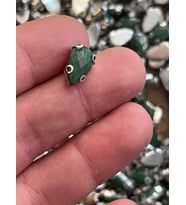 1 cm 2 mm KRİSTAL ZÜMRÜT YEŞİLİ  KASALI DİKME DAMLA TAŞ BONCUK (50 ADET)