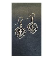 Gothic Cross Black Heart Küpe