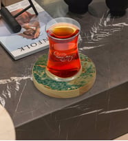 BK Gift Kişiye Özel Mermer Tasarımlı Doğal Ahşap Tabaklı Heybeli Çay Bardağı Model 9
