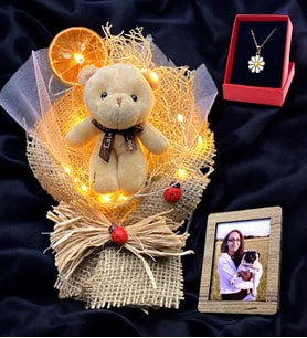 Kişiye Özel Tatlı Ayıcık Buketi ve Papatya Kolye Seti / Led Işıklı & Fotoğraflı