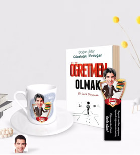 BK Gift Kişiye Özel Erkek Öğretmen Karikatürlü Türk Kahvesi Fincanı Ahşap Kitap Ayracı ve Öğretmen Olmak Kitabı Hediye Seti-1
