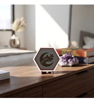 Kültürel İkonlu Göktürkçe Türk Yazısı Kurt ve Ay Yıldız Motifli Modern Masaüstü Süsü Yaşam Alanlarınıza Şıklık 10x10 cm, Kül Gri