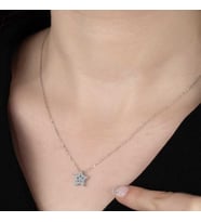 Swarovski Taşlı Gümüş Yıldız Tektaş Bayan Kolye