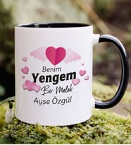 BK Gift Kişiye Özel Benim Yengem Bir Melek Tasarımlı Siyah Kupa Bardak, Doğum Günü Hediyesi