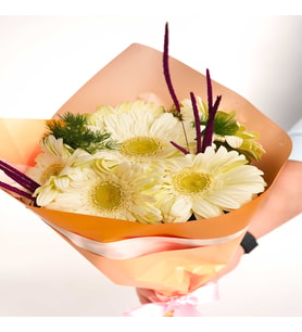 BUKET KAGIDINDA GERBERA