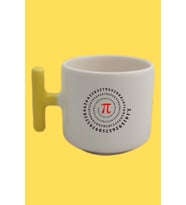 Sarı T Kulp Pi Matemetikçiler Günü Temalı Nescafe Latte Fincanı