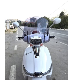 MOTOCAM Küba Bannry Ön Cam 2024-2026 Model 43cm Füme Renkli 4mm APARATSIZ
