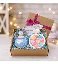 Mumelia Candles Renkli Patiler Mum ve Kedi Kar Küresi Temalı El Yapımı %100 Doğal Soya Çilek Kokulu Hediyelik Dekoratif Mum