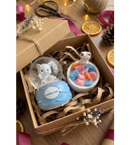Kokulu Üşüyen Kedi Mum ve Işıklı Müzikli Kedi Kar Küresi - Mumelia Candles Taştozu Tasarım Dekoratif Mum Seti