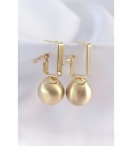 Pirinç Gold Renk Dikdörtgen Detay Oval Küpe (Altın)