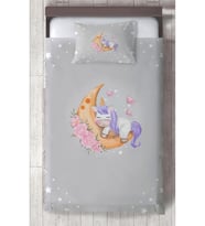 MEKTA HOME BEBEK VE ÇOCUK ODASI Aya Sarılan Unicorn Desenli Gri Yatak Örtüsü