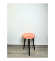 Peluş Puf Dekoratif Ahşap 3 Siyah Ayaklı Tabure