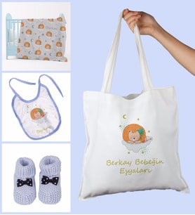 eJOYA Bebeklere Özel Çantasında Kişiye Özel Battaniye Önlük Ve Patik Bebek Hediye Seti 109899 (Mavi)