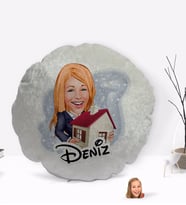 BK Gift Kişiye Özel İsimli Kadın Emlakçı Karikatürlü Yuvarlak Dekoratif Kırlent Yastık-1