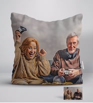 BK Gift Kişiye Özel Tam Boy Büyükanne ve Büyükbaba Karikatürlü Beyaz Yastık-1