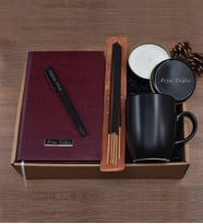 Kişiye Özel Siyah Roller Kalem& Bordo Renk Defter& Siyah Renk Metal Kutulu Mum& Siyah Kupa& Tütsü Hediye Seti