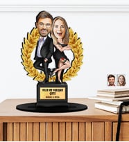 Kişiye Özel Karikatürlü Yılın En Yakışan Çifti Öğretmeni Ahşap Oscar - Masaüstü Biblo