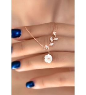 925 Ayar Gümüş Rose Kaplama Taşlı Manolya Çiçeği Kadın Kolye