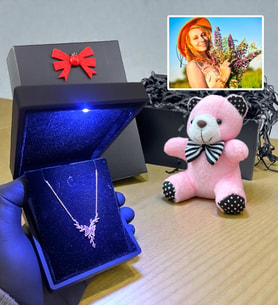Kişiye Özel Fotoğraflı ve Işıklı Kutuda 925 Ayar Gümüş Kolye Peluş Anahtarlık Hediyeli (Model 3)