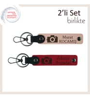 Kadrajda Aşkın İzleri, Kamera Motifli, Kişisel Yazılı Anahtarlık Hediye Seti, Yavru Ağzı-Kırmızı