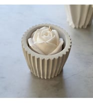 Sevgiliye, Kadına, Arkadaşa, Anneye Beton Saksılı Dekoratif El Yapımı %100 Doğal Soya Wax Mum