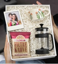 Kadınlara Özel Fotoğraflı Çerçeve Kahve French Press Ve El Yapımı Fincan Seti