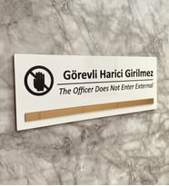 Bronz Aynalı Parlak Beyaz Seri Görevli Harici Girilmez Uyarı Levhası