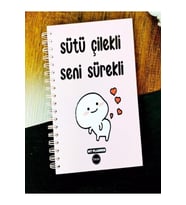 Konuşan Ajanda 17x24 Spiralli Stickerli Kuşe Kağıda Tarihsiz Ajanda Sütü Çilekli Seni Sürekli