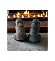 El Yapımı Beton Moai Paskalya Adası Dekoratif Heykel Hediyelik Biblo Ev Tasarım Dekoru 2 Li Set (Çok Renkli)