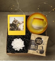 Kişiye Özel İnstagram Çerçeve & Renkli Kahve Fincanı & Kahve Gibi Kahve Salla Demle Filtre Kahve & Dekoratif Mum Hediye Seti