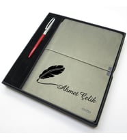 Scrikss İsme Özel Verona Defter & İsme Özel Scrikss Metal Kırmızı Tükenmez Kalem Seti (Öğretmenler Günü veya başka bir mesaj işlenebilir) (Karışık)