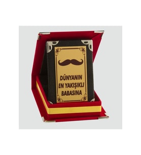 Dünyanın En Yakışıklı Babasına Plaketi