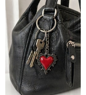 Gotik Kırmızı Kalp Figürlü Metal Anahtarlık Unisex Aksesuar